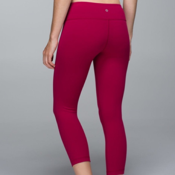 Lululemon Wunder Under Crop Bumble Berry Size * 4 * - Picture 7 of 12